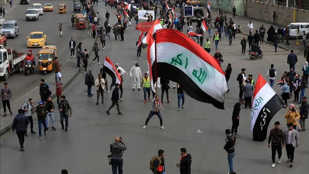 العراق.. مواجهات بين قوات الأمن والمتظاهرين بساحة التحرير