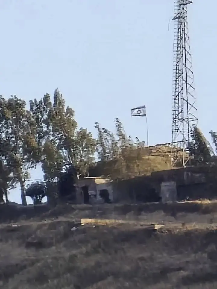 رفع العلم الإسرائيلي في ريف القنيطرة السورية