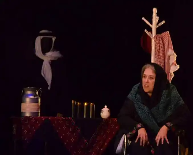 مشهد من المسرحية