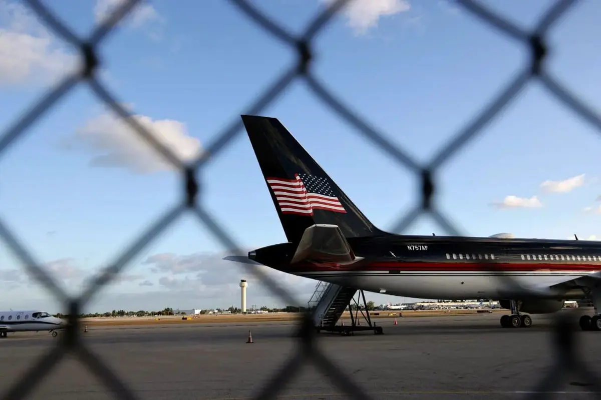 طائرة ترامب تتعرض لحادث تصادم في مطار بفلوريدا