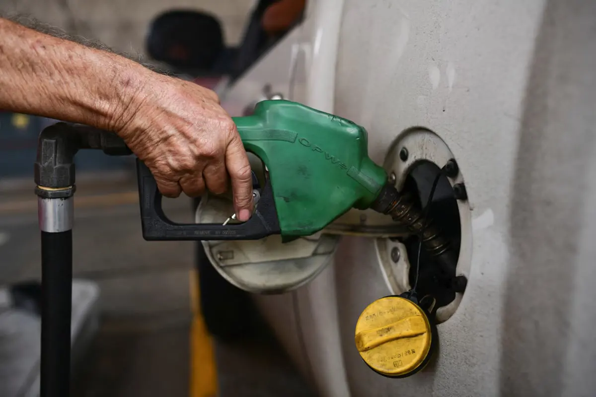 أسعار النفط تتراجع وسط ترقب لبيانات مخزونات الخام الأمريكية