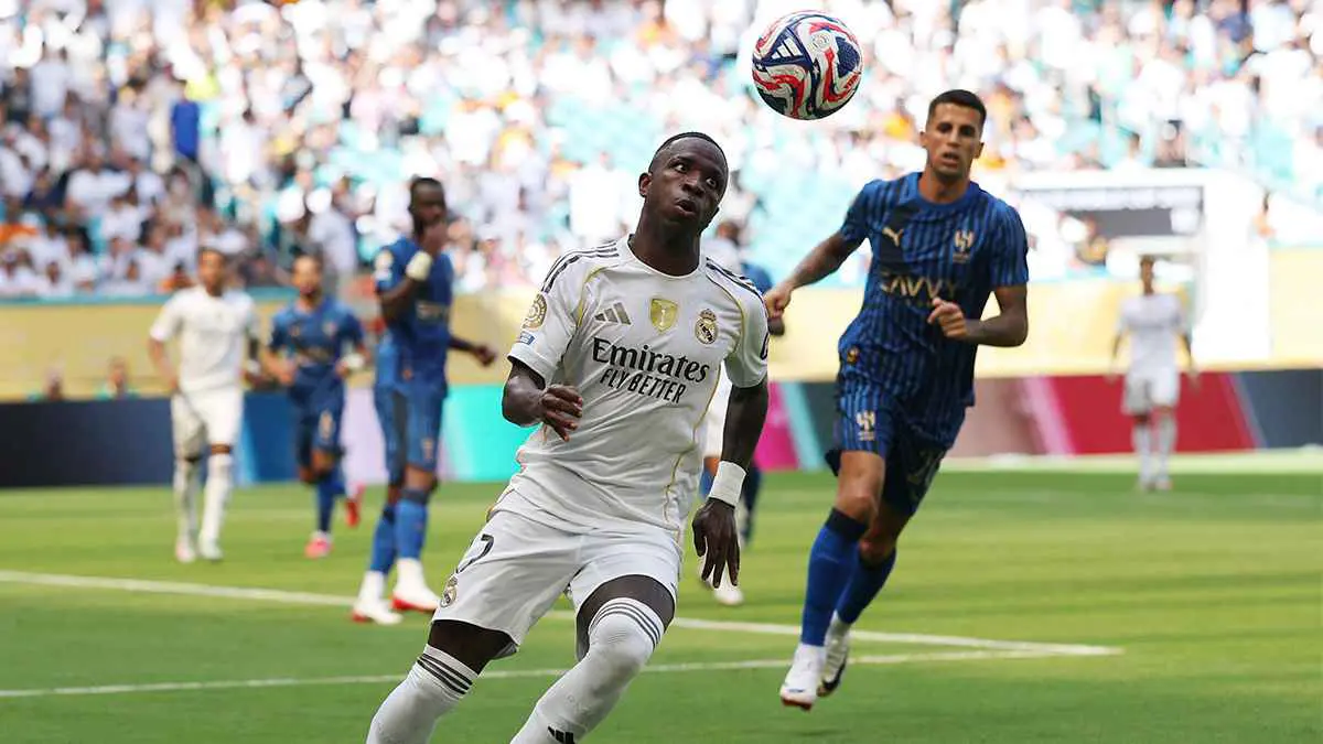 "فينيسيوس وينه كسرنا عينه".. جماهير الهلال تحتفل بالتعادل مع ريال مدريد (فيديو)