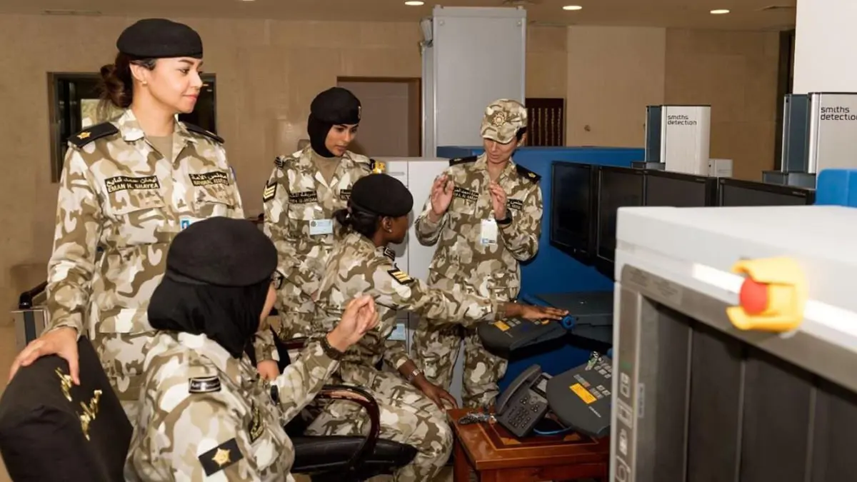 وزارة الدفاع الكويتية تحدد شروط التحاق المرأة بالجيش