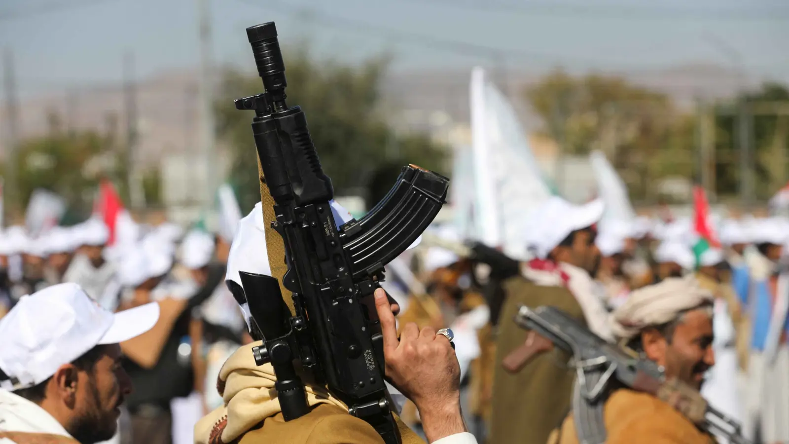 الحوثيون يهددون بفرض "حصار جوي شامل" على إسرائيل