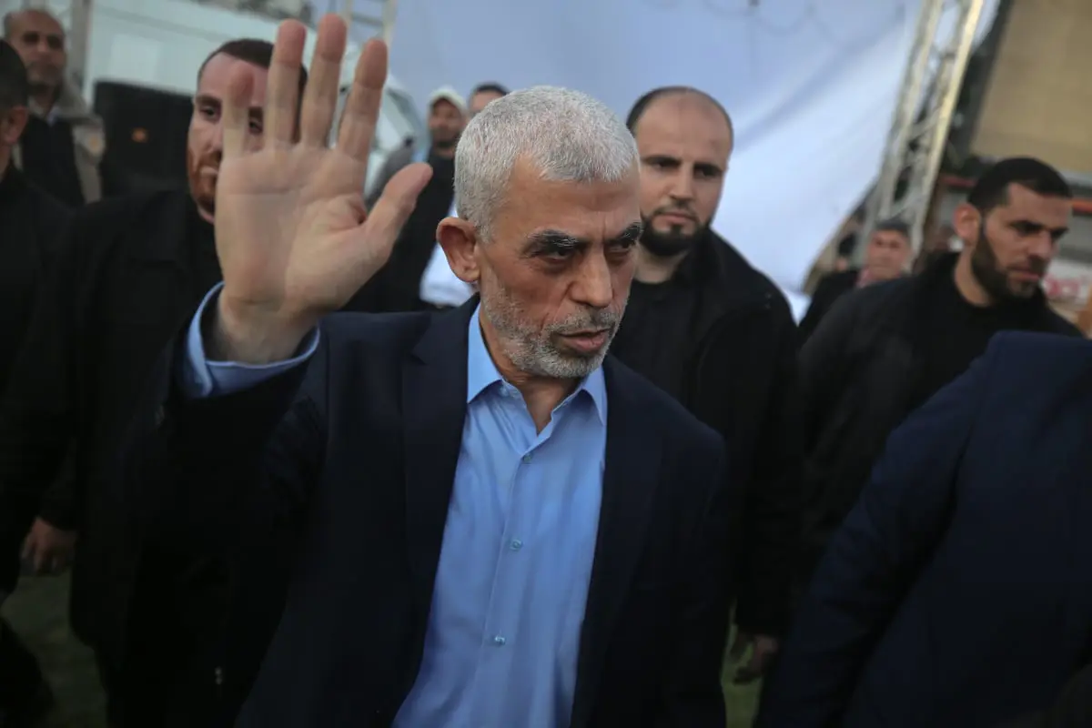 كاميرون: يجب إخراج قادة حماس من غزة والهدنة لها شروط