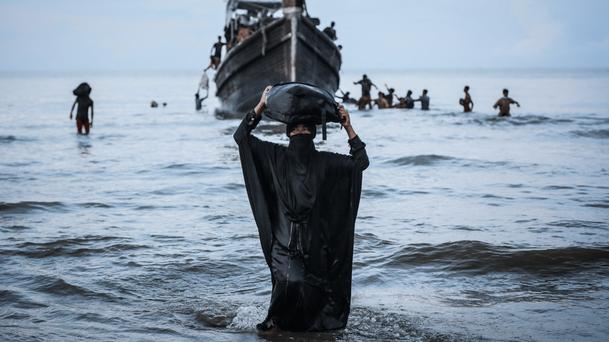 إنقاذ 69 من اللاجئين الروهينغا قبالة سواحل إندونيسيا 