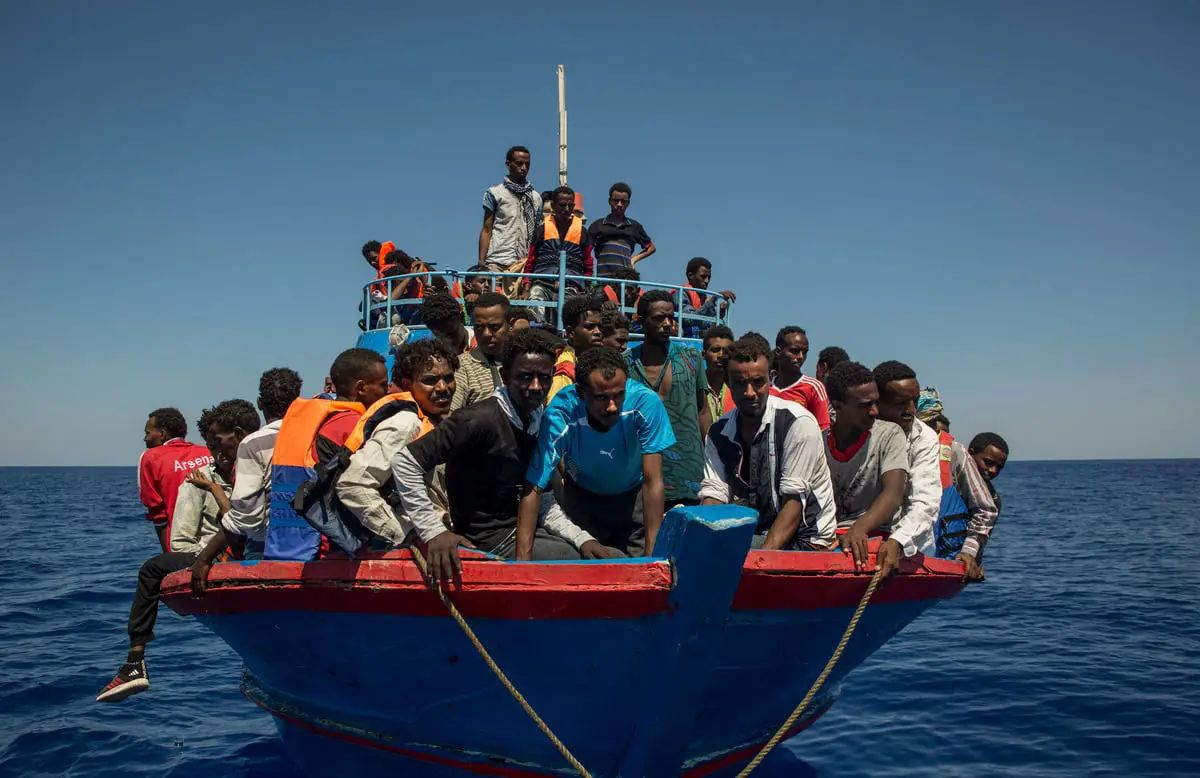 واجهوا خطراً وشيكاً.. إنقاذ 141 أفريقيا أبحروا إلى جزر الكناري