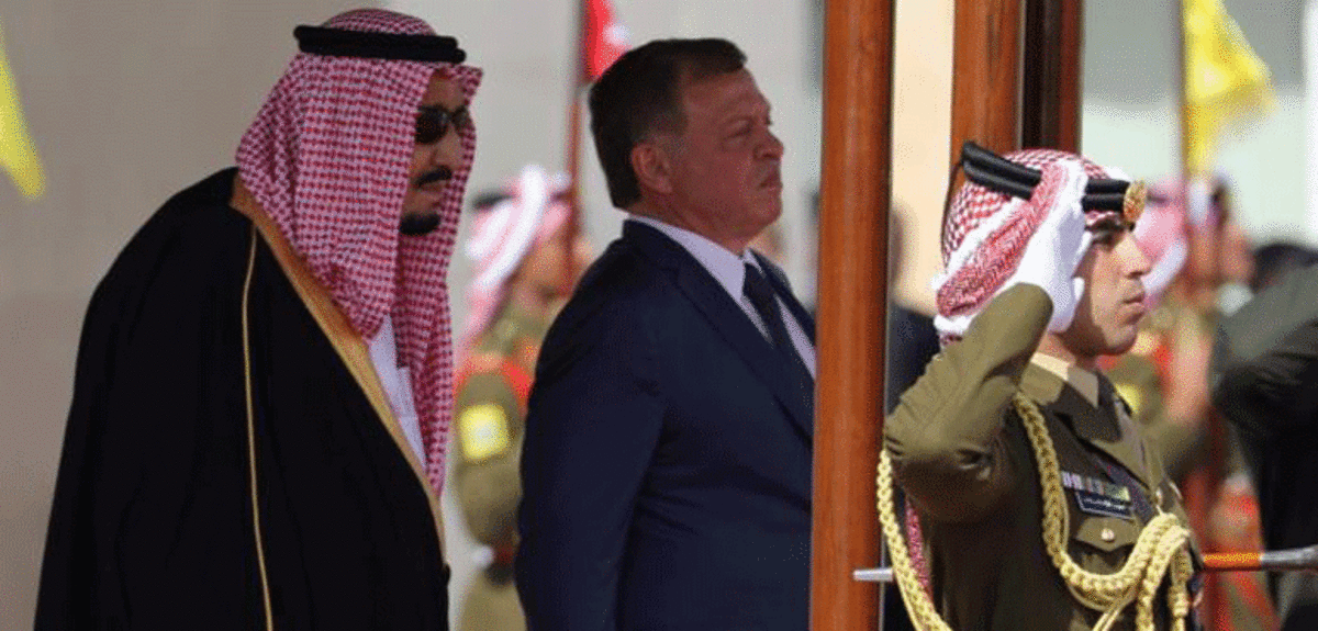 الملك سلمان يصل الأردن (صور)