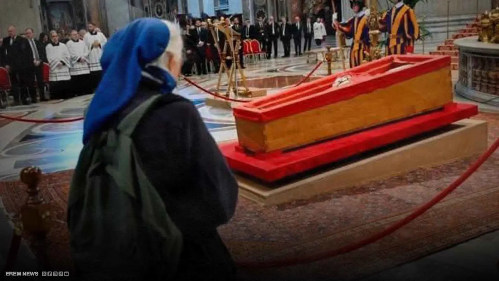 شخصية واحدة فقط كُسر لأجلها البروتوكول أمام جثمان البابا.. من هي؟