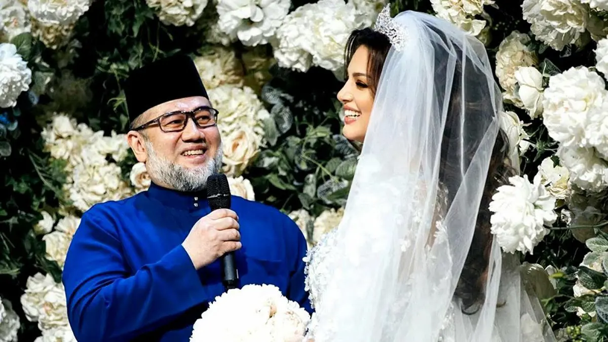 ملكة جمال روسيا تتحدى ملك ماليزيا السابق بإجراء اختبار الأبوة (صور)
