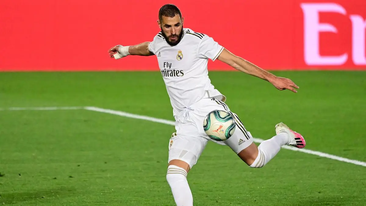 كريم بنزيما يتفوق على سيرجيو راموس في جائزة جديدة