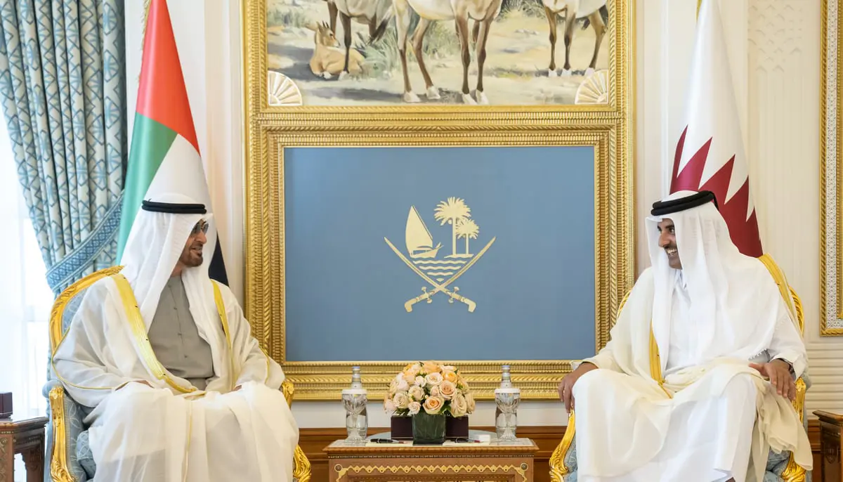 رئيس الإمارات وأمير قطر يبحثان "العلاقات الأخوية وتعزيز التعاون المشترك"
