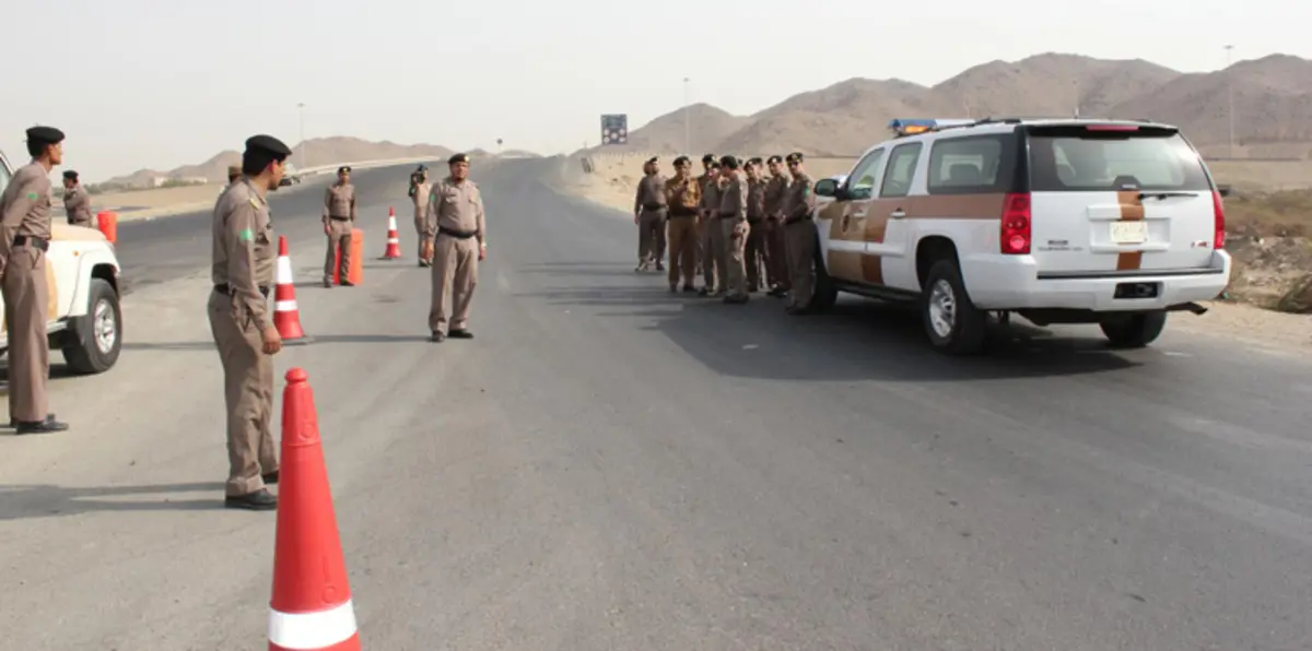 بالفيديو.. اعتداء جديد لسائقي "الدبابات" على عائلة يثير غضبًا عارمًا في السعودية