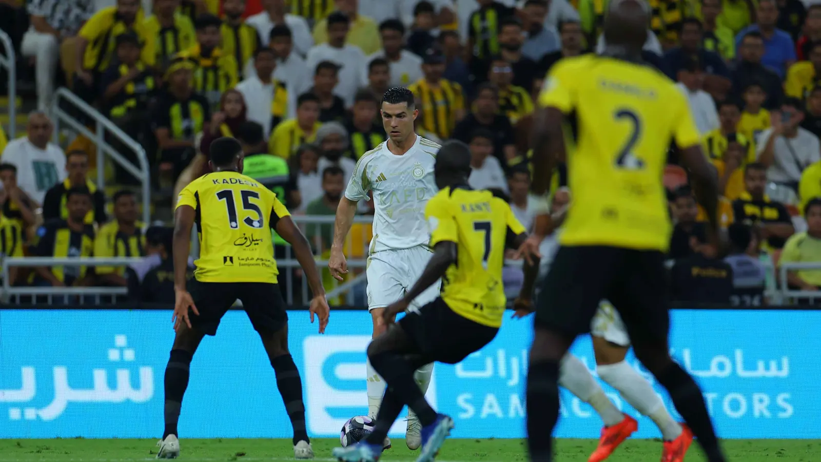 حزين ويتمتم ببعض الكلمات.. رد فعل رونالدو بعد الخسارة أمام الاتحاد (فيديو)
