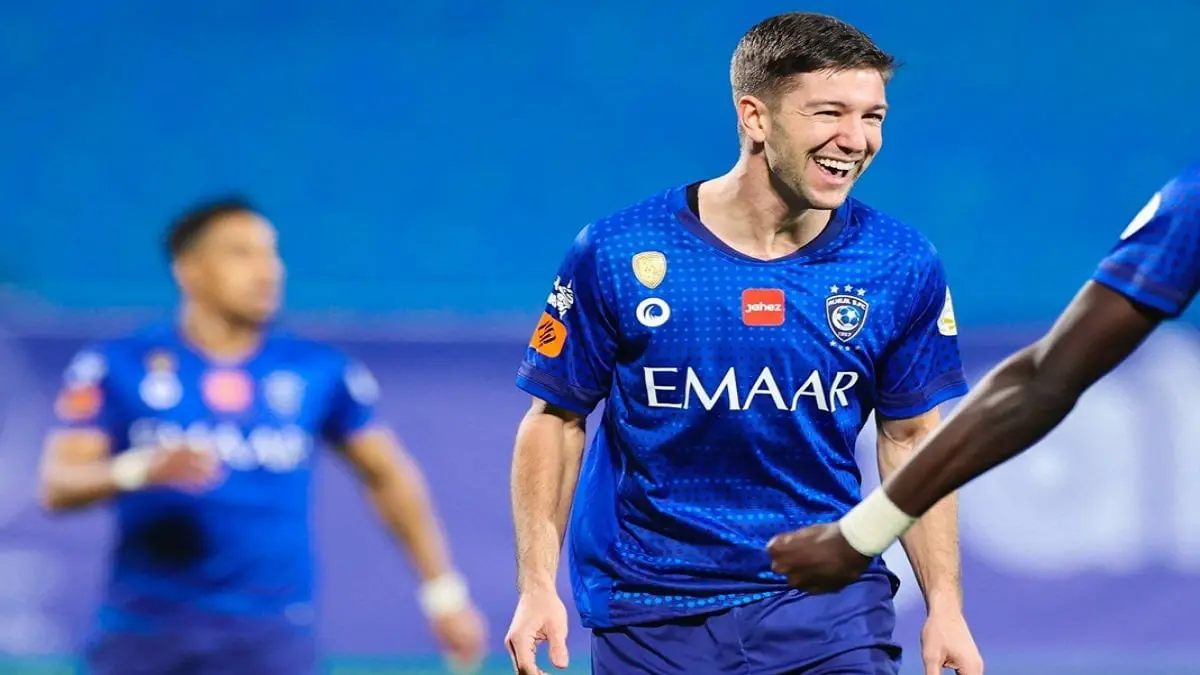 فيديو يوضح حقيقة تجاهل أطفال وجماهير التصوير مع فييتو نجم الهلال (شاهد)