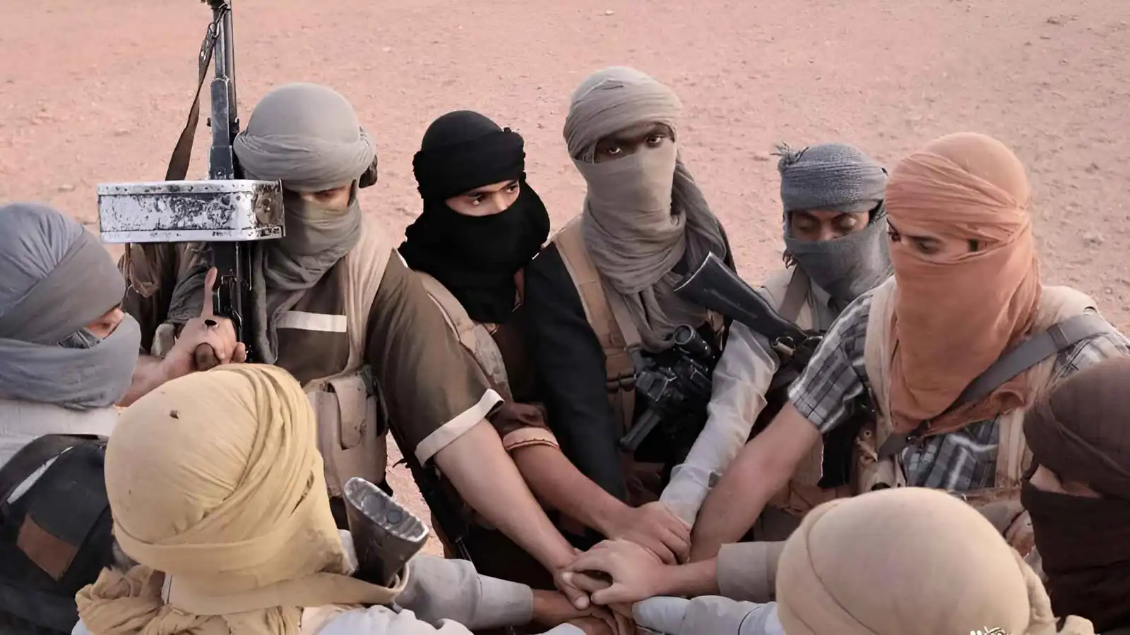 بعمليات خاطفة.. داعش يستغل الفوضى الأمنية ويصعد هجماته شرق سوريا