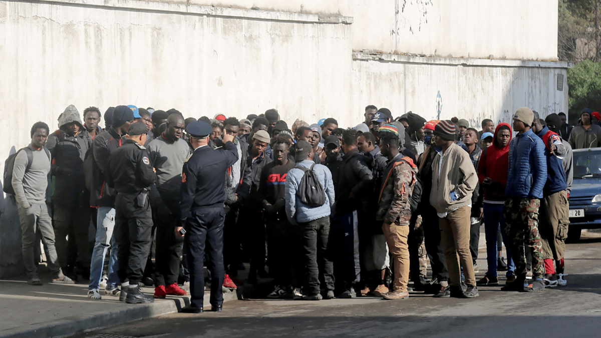 إنقاذ 131 مهاجرا غير شرعي قبالة سواحل المغرب