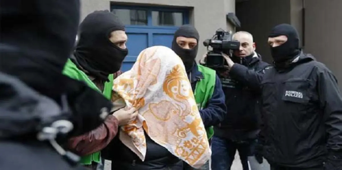 الشرطة الألمانية تعتقل جزائريًا على صلة بالعقل المدبر لهجمات باريس