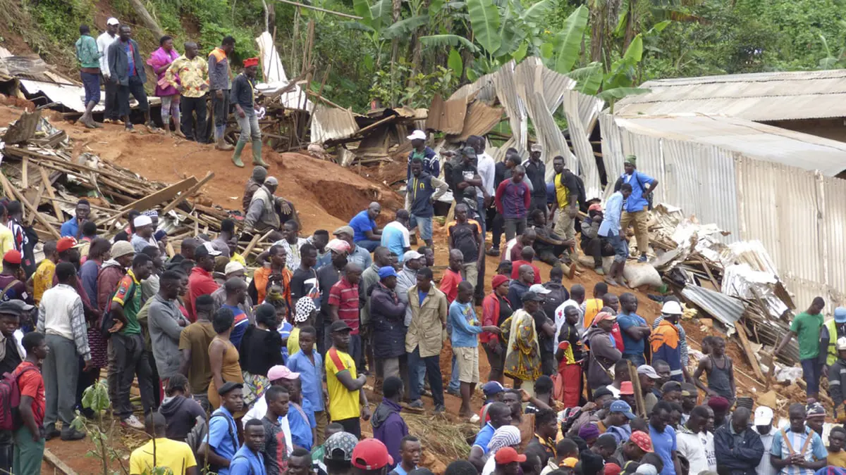 14 قتيلًا إثر انهيار أرضي خلال جنازة في عاصمة الكاميرون