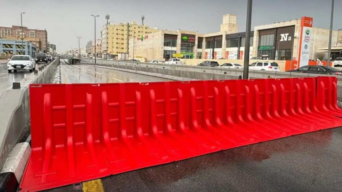 السعودية.. أمطار غزيرة لليوم الثاني و"إنذار أحمر" في الشرقية (فيديو)