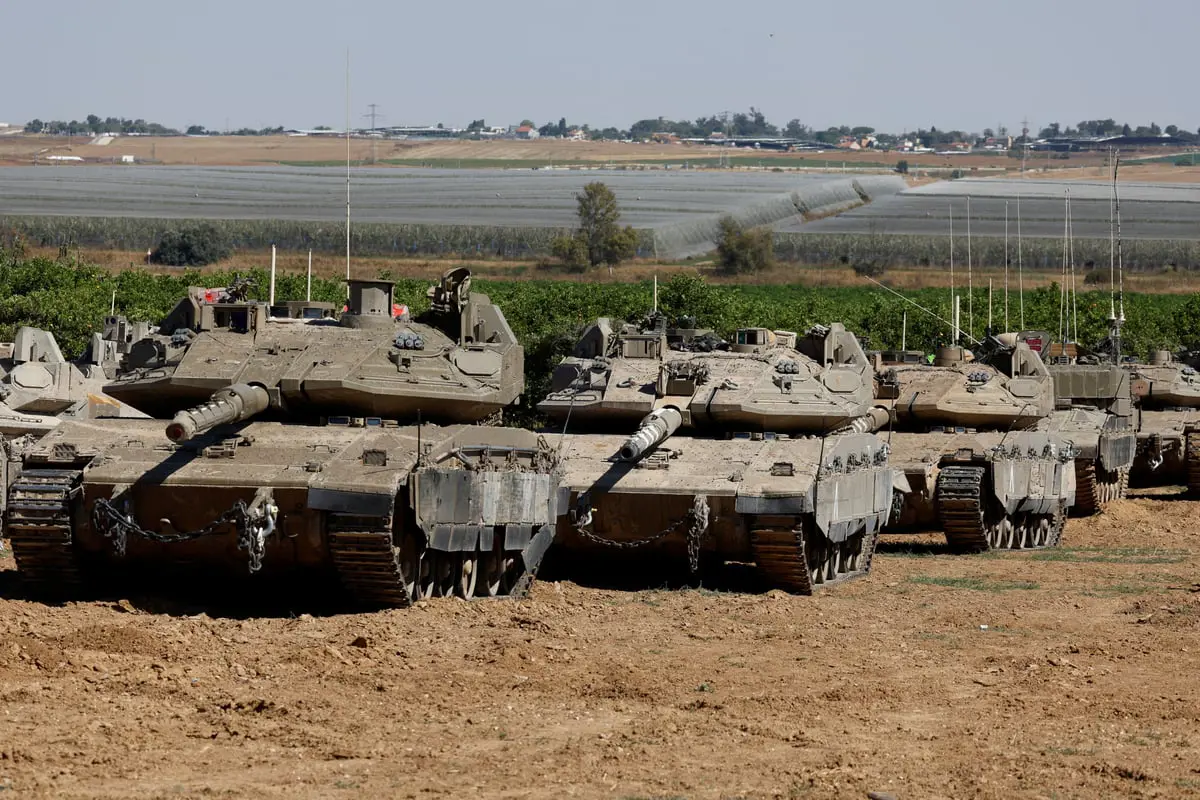 وسط قتال عنيف.. إسرائيل تحشد قواتها لاقتحام حي "يبنا" في رفح