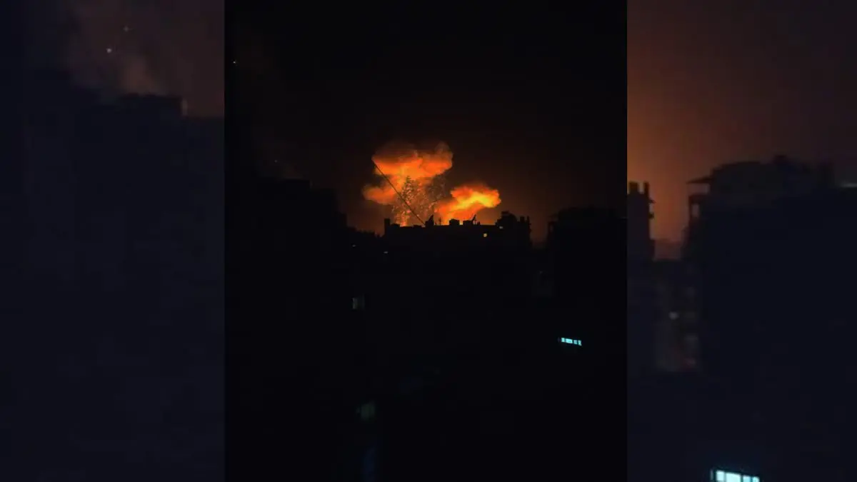 قصف صاروخي يستهدف مرفأ اللاذقية للمرة الثانية خلال أسابيع (صور وفيديو)