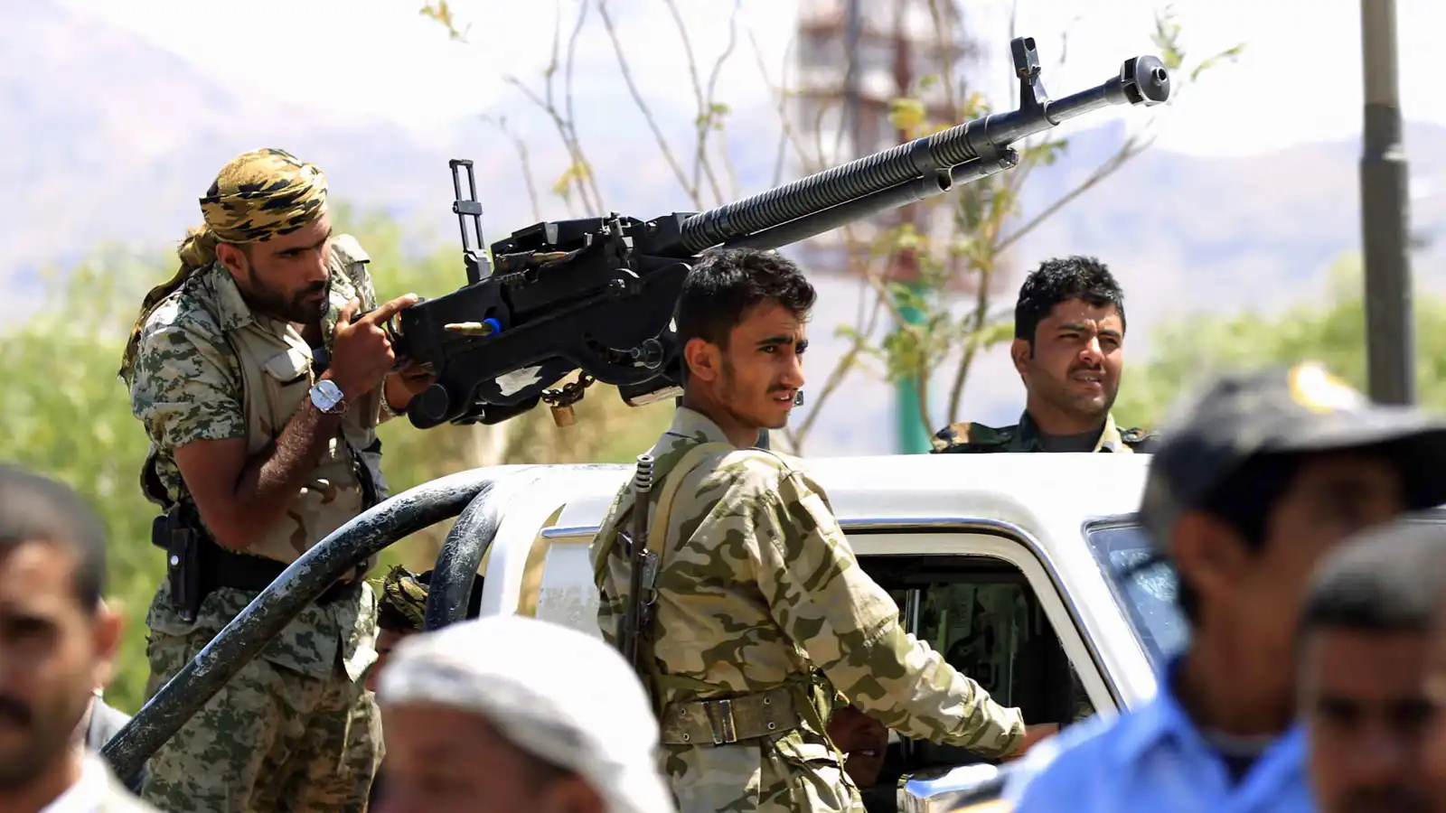 بعد مقتل 7 يمنيين.. نجاح جهود لاحتواء نزاع قبلي في عمران