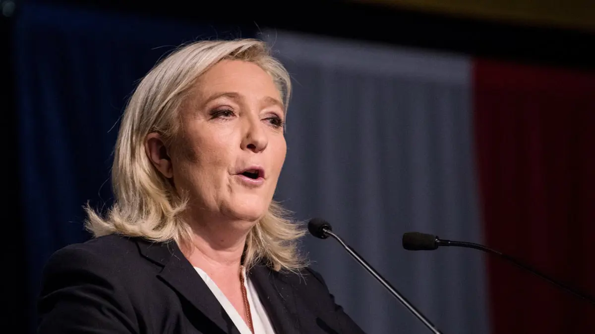 اليمين المتطرف الفرنسي سيطالب بسحب الثقة من الحكومة 