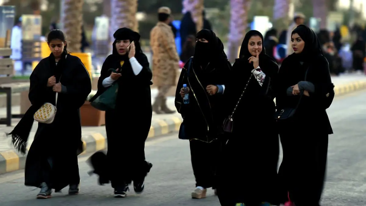 بعد دعمها إسقاط الولاية عن السعوديات.. رانيا يوسف تتسبب بجدل واسع بالسعودية