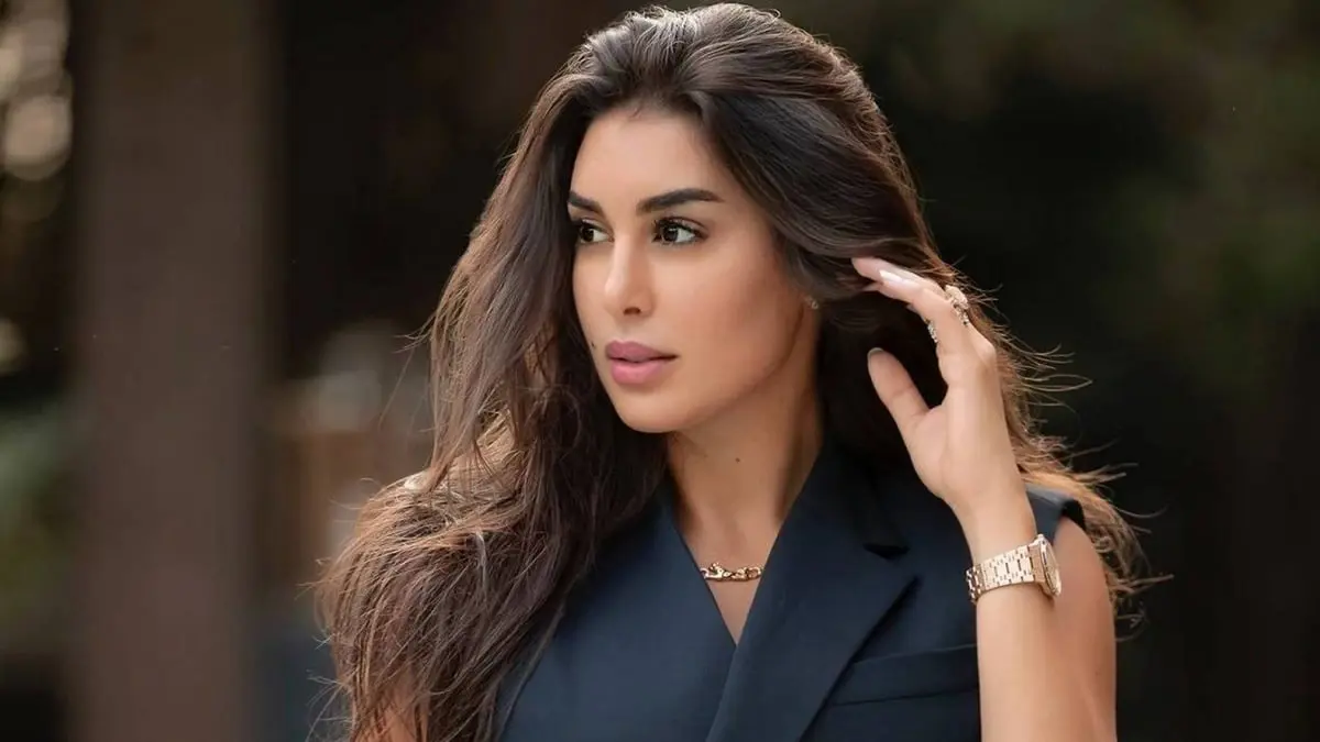 عقد ياسمين صبري من دار Cartier  للمجوهرات يلفت الأنظار