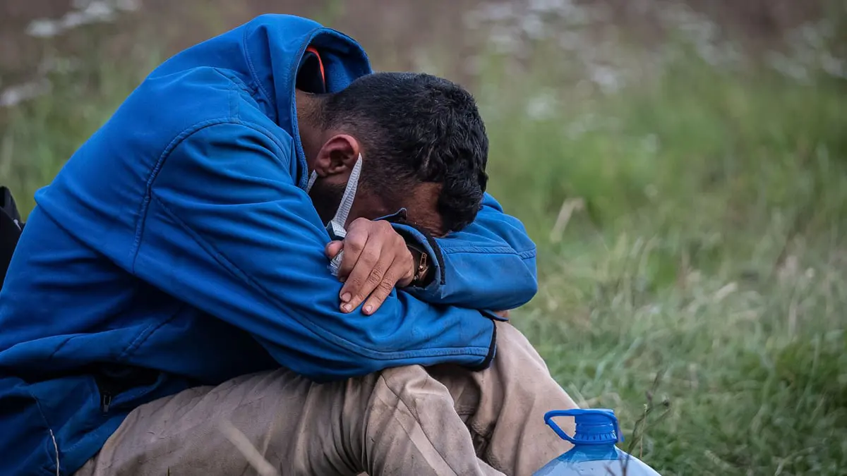 "يونس" .. قصة مهاجر عراقي نجا من الموت في غابات بولندا