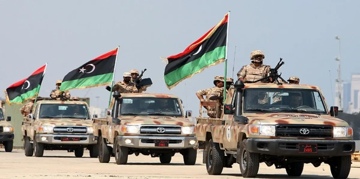 الجيش الليبي يدمّر 4 جرافات محمّلة بالأسلحة في بنغازي
