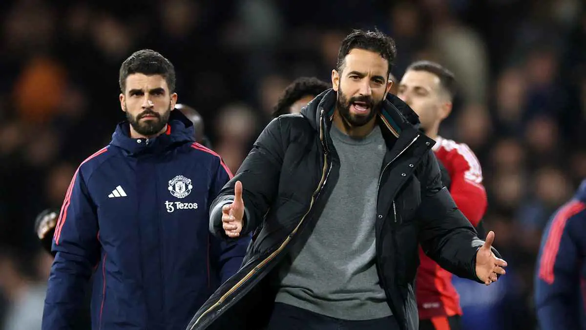 بعد أول مباراة.. أموريم يواجه مشكلة هائلة في مانشستر يونايتد
