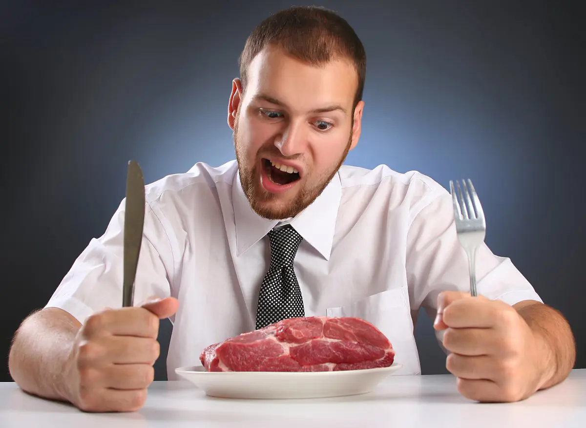 ترند "اللحوم النيئة" على "تيك توك".. ما رأي الخبراء؟ (فيديو) 