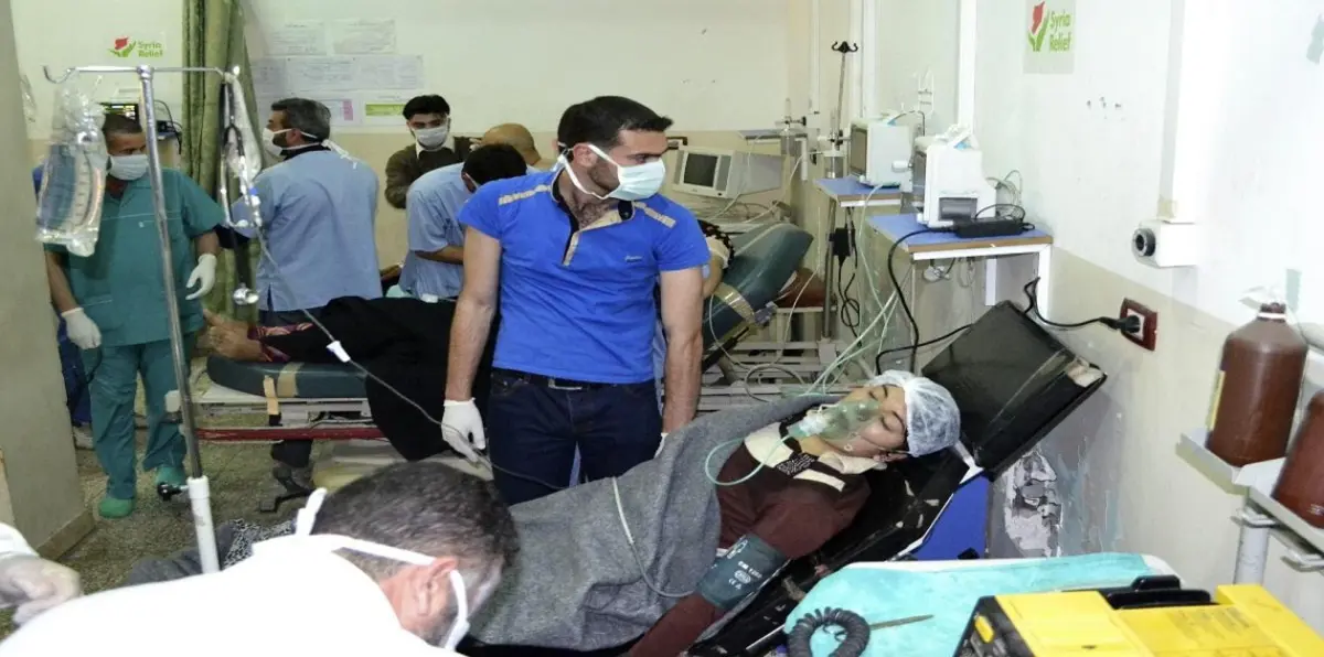 مصادر طبية: النظام السوري استهدف حي جوبر بـ"غاز الكلور"