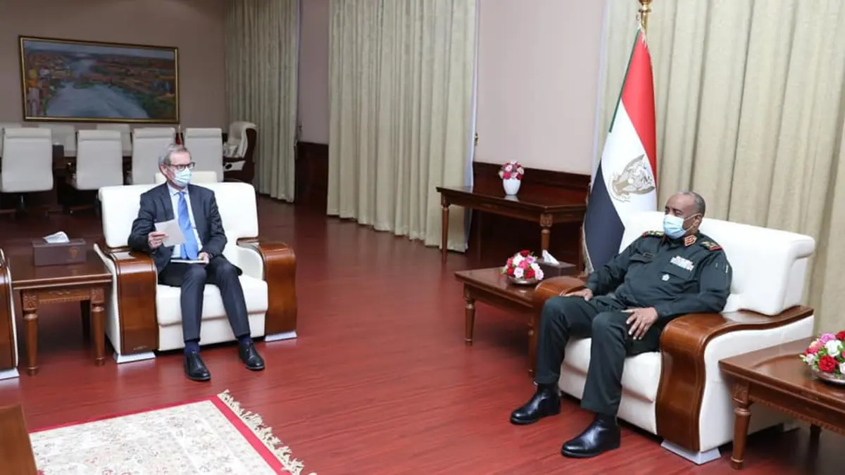 السودان.. البرهان يؤكد التزامه بالحوار الشامل لحل الأزمة السياسية