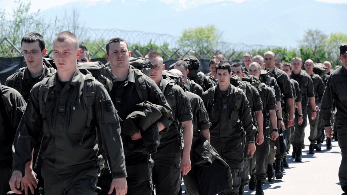 الناتو يدرس زيادة عدد قواته في غرب البلقان