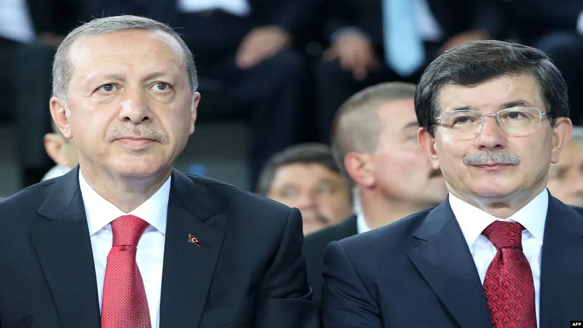 "حزب أردوغان" يفصل رئيس الوزراء السابق أحمد داود أوغلو
