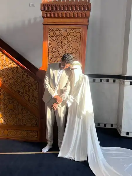 زفاف عروسين داخل مسجد في مصر