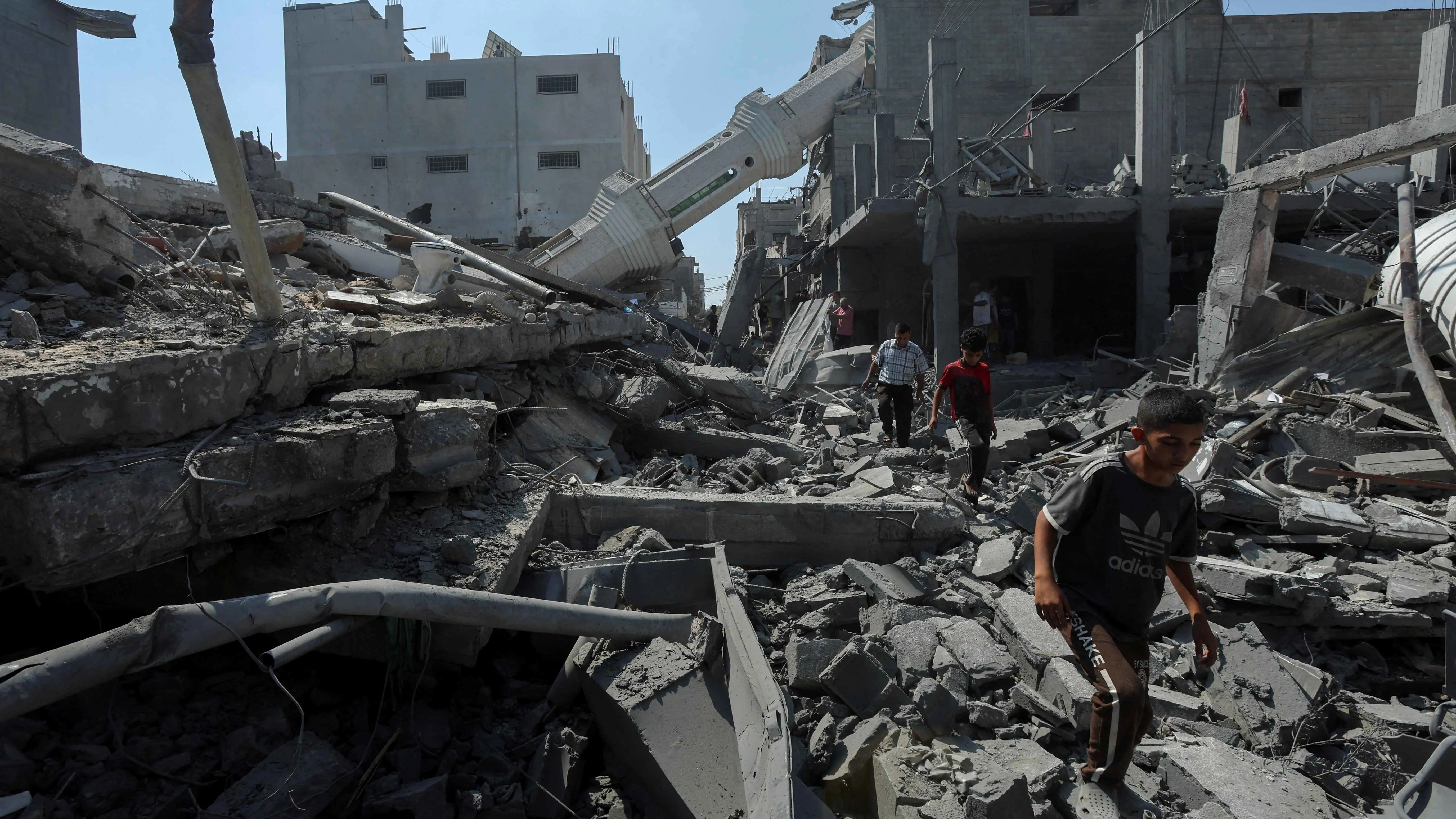 كارثة صامتة.. 40 مليون طن من الركام تهدد حياة سكان غزة