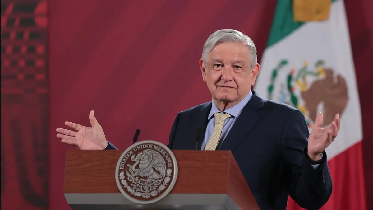 رئيس المكسيك يناشد الأمريكيين من أصل إسباني عدم التصويت لديسانتيس
