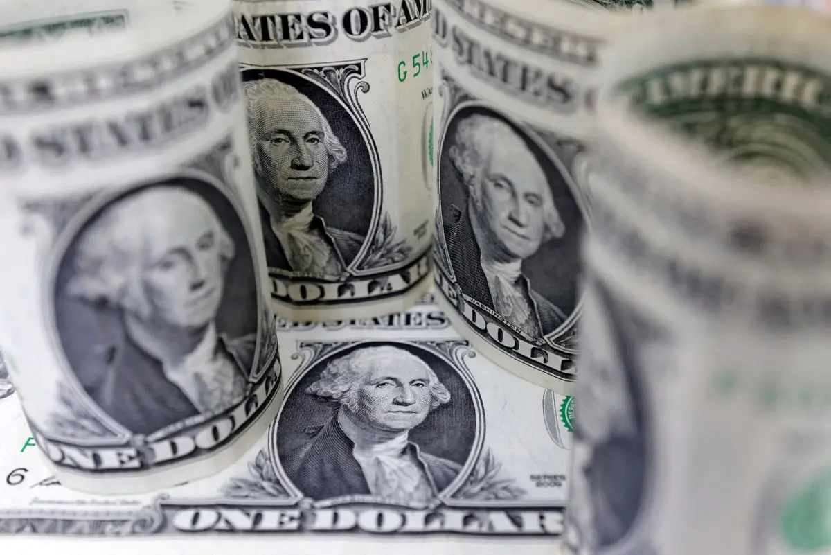 الدولار يتجه لتسجيل خسارة أسبوعية بعد تقرير الوظائف