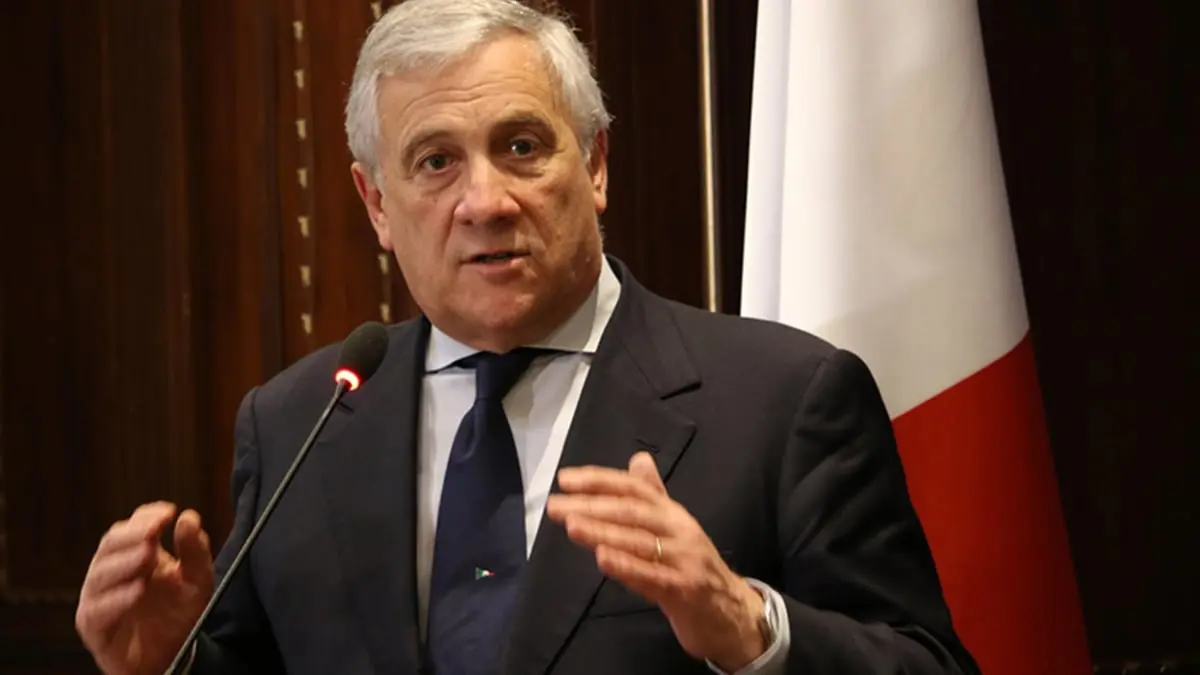 وزير خارجية إيطاليا يلغي زيارة لفرنسا على خلفية جدل بشأن الهجرة