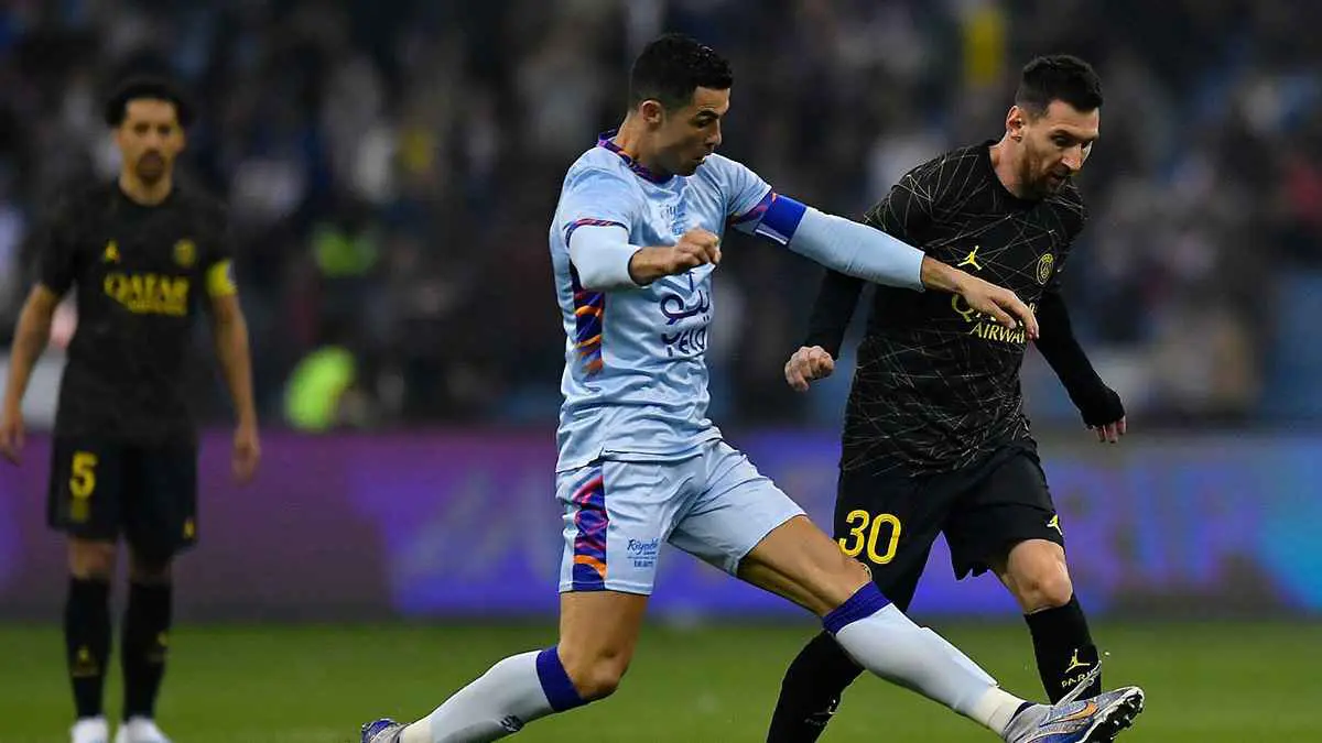 رونالدو إلى الهلال وميسي في النصر.. وليد الفراج يفجر جدلا واسعا (فيديو)