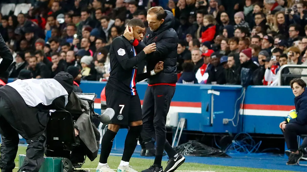 آخر تطورات أزمة مبابي وتوخيل.. اجتماع مع ليوناردو واللاعب يشكو من التناقض وعدم المساواة