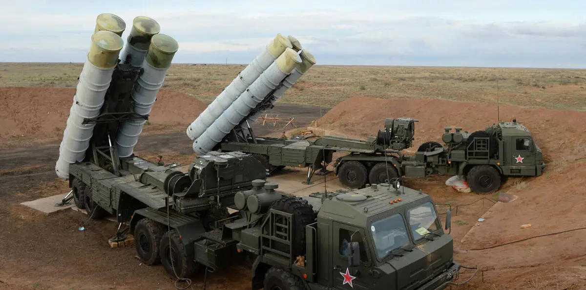 روسيا تنشئ مركزًا لخدمة منظومة "S300" الصاروخية في إيران