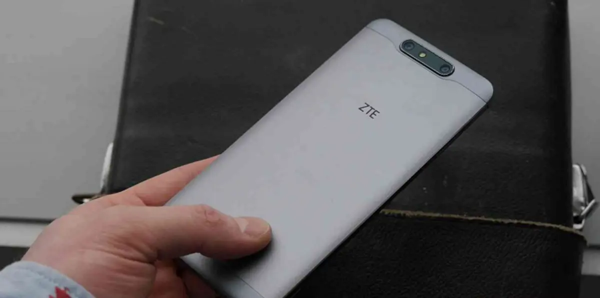 تسريبات تكشف شكل هاتف ZTE الجديد (صور)