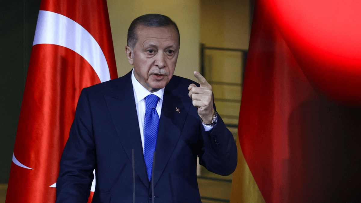 أردوغان يلوّح بفتح ملف الأسلحة النووية الإسرائيلية