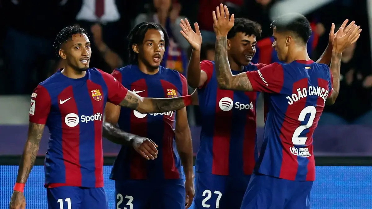 كيف يؤثر فوز أتلانتا بالدوري الأوروبي على تصنيف برشلونة بدوري الأبطال؟