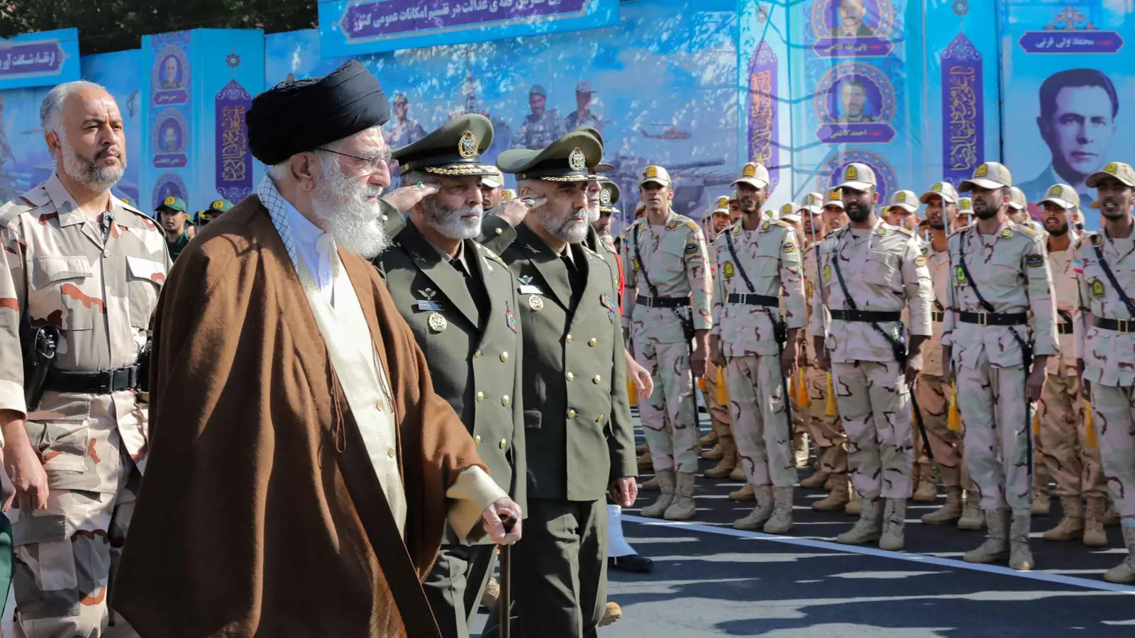 بعد خطاب خامنئي "الحاد".. إيران تعلن جاهزية قواتها للتصدي لأي تهديد